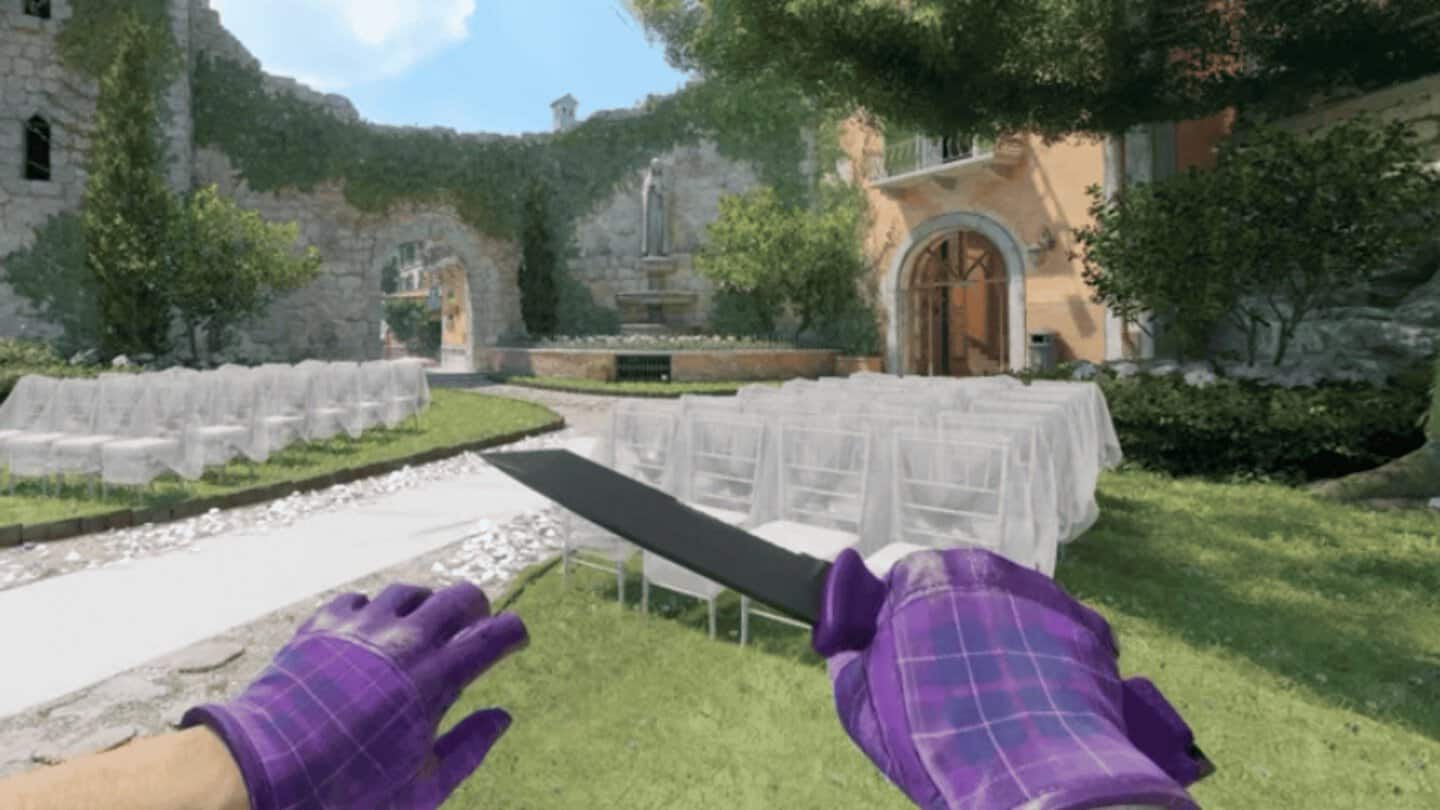 purple gloves